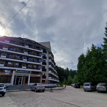 Hotel Bradul - Ковасна Екстериор снимка