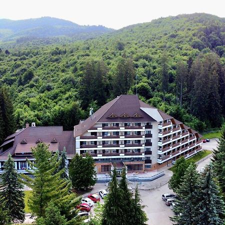 Hotel Bradul - Ковасна Екстериор снимка